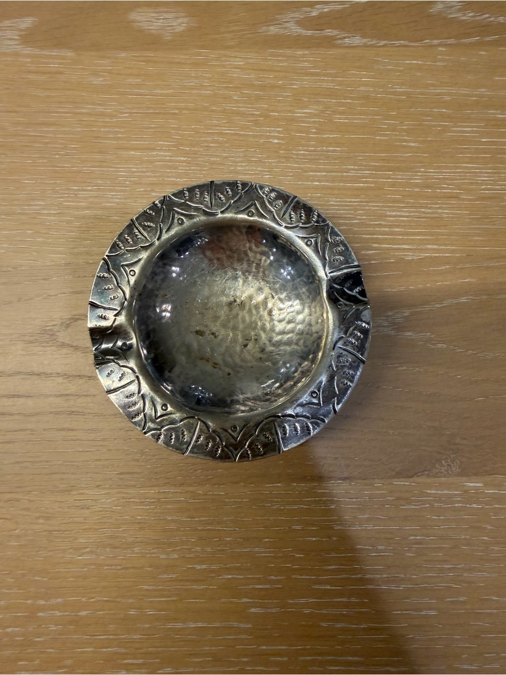Vintage Hammered Silver-Tone 3-Slot Footed Ashtray Catchall Bowl